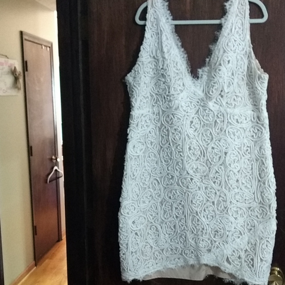 White dress 3x